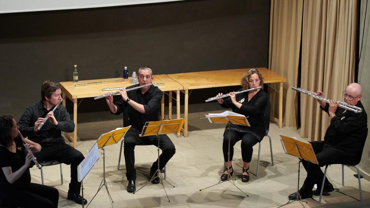 El grup de flautistes que obrirà el Festival Castell de Concabella.