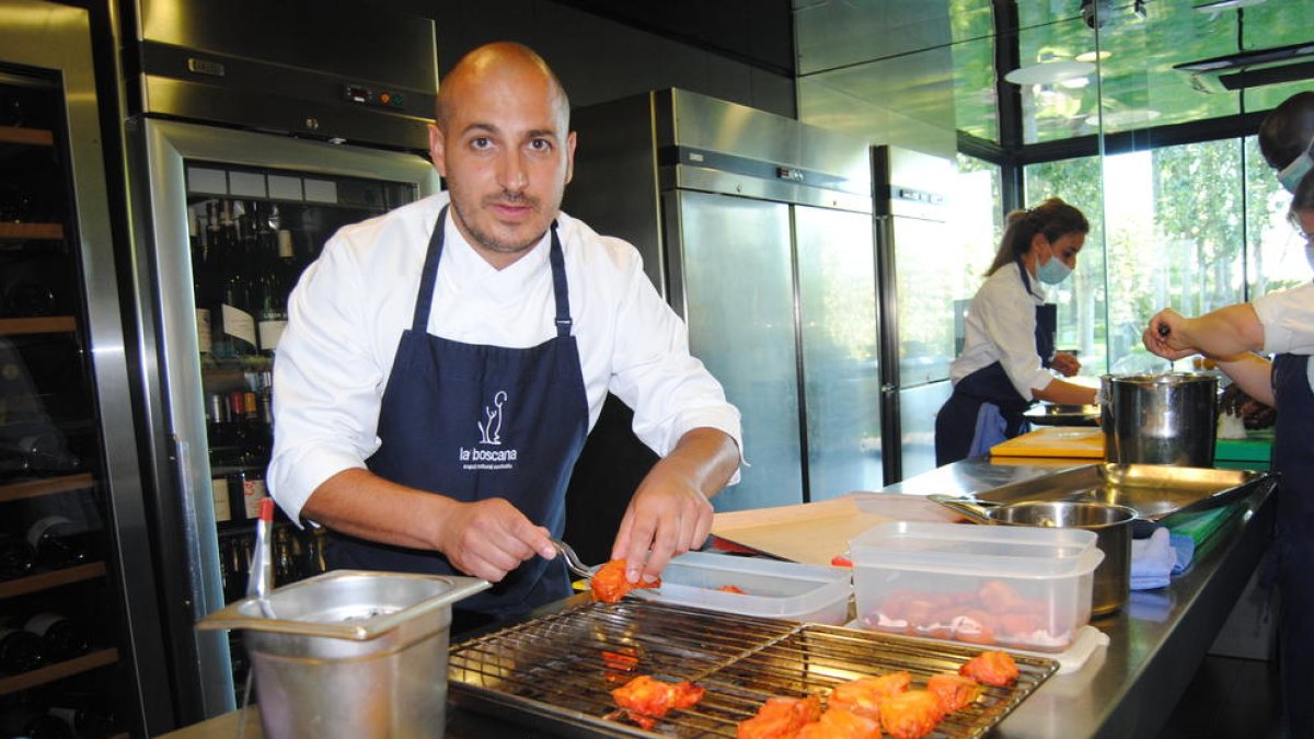 Josel Castañé i els seus cuiners treballen aquests dies en noves receptes.