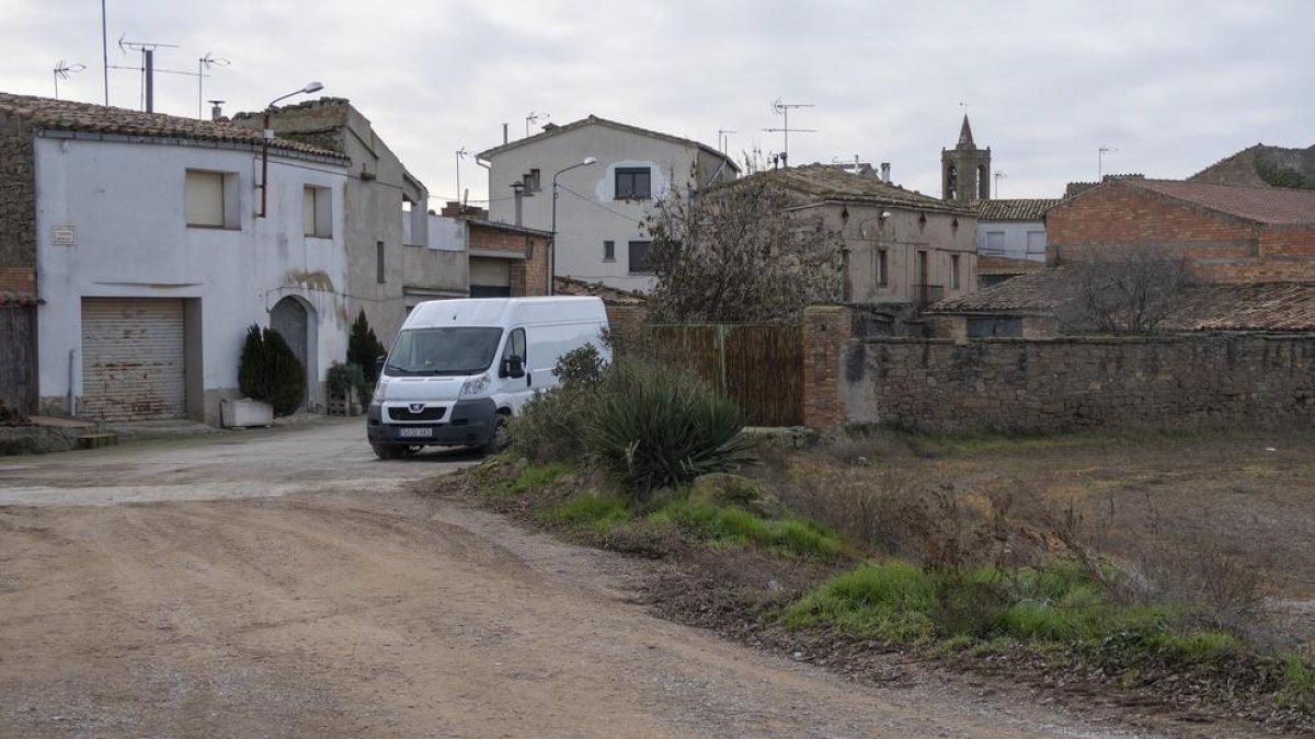 Un dels acsesos a les Pallargues, als Plans de Sió.