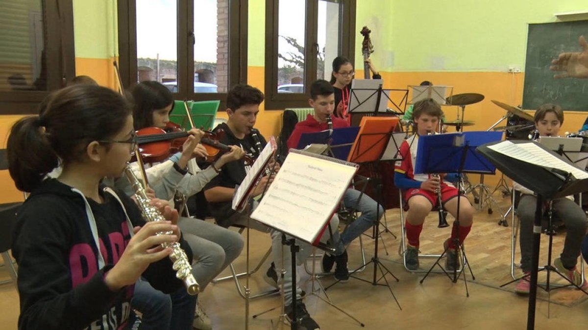 REPORTATGE. L'Escola de Música de Bellpuig compleix 35 anys.