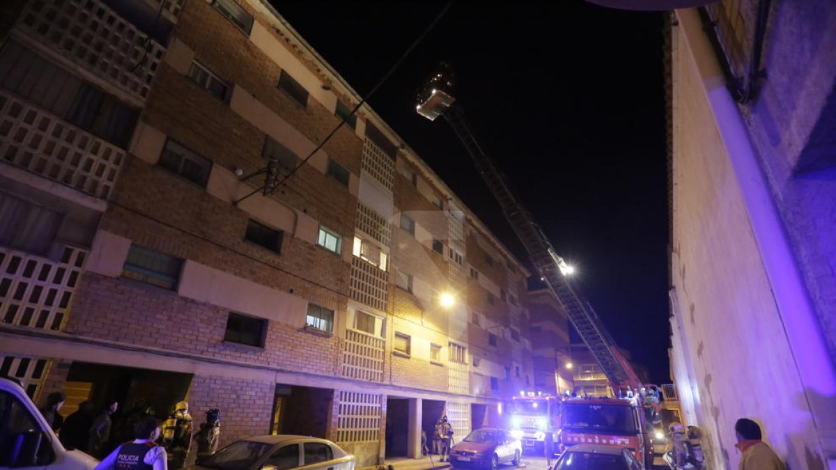 Incendi en un pis de la Granja d'Escarp