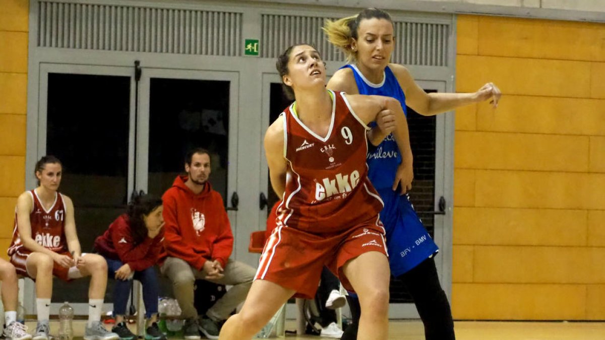 Rous Tous, jugadora de l’Ekke CB Lleida, durant el partit de Copa Catalunya davant del Viladecans.