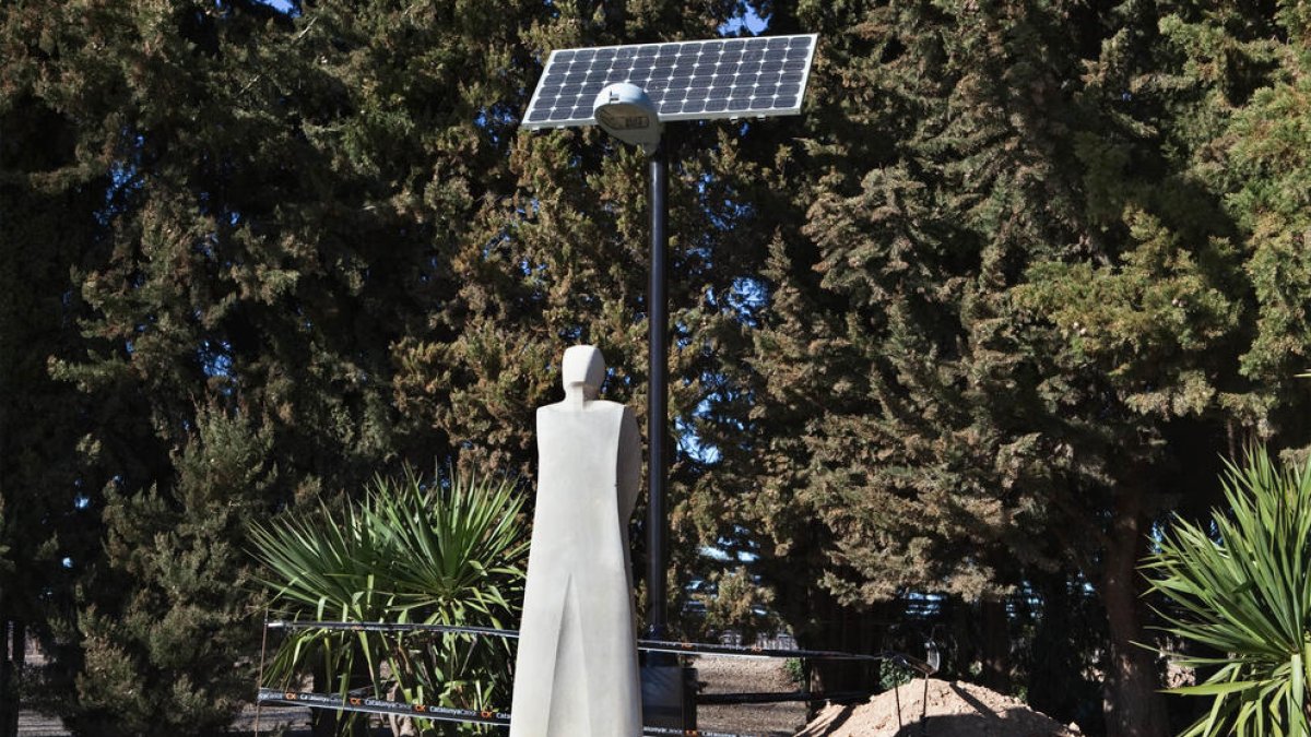 Monumento a Lluís Companys en El Tarròs.