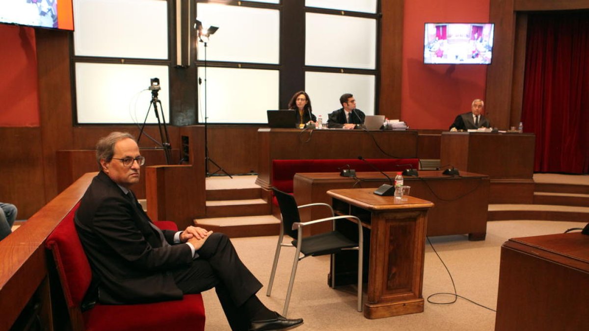 Arrenca el judici contra Torra per un delicte de desobediència