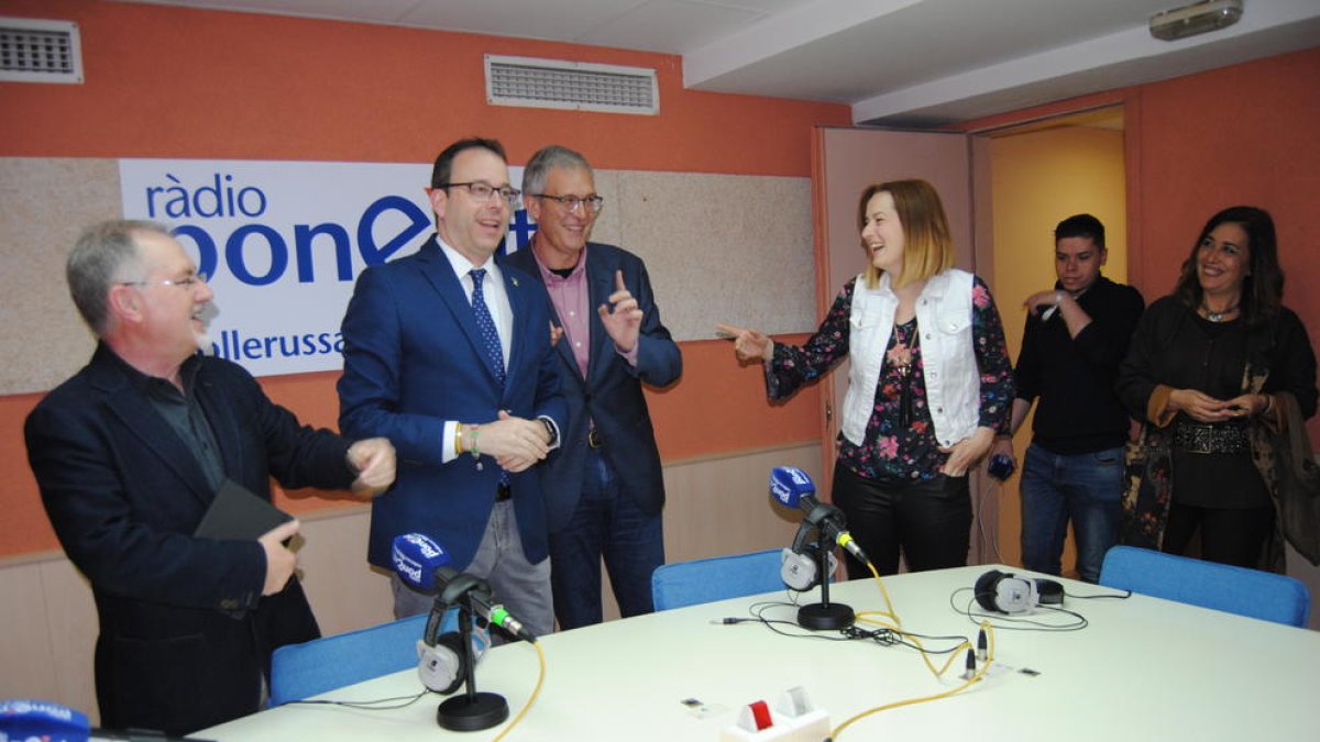 El conseller delegat de La Xarxa, Francesc Pena, a la dreta de l’alcalde de Mollerussa.