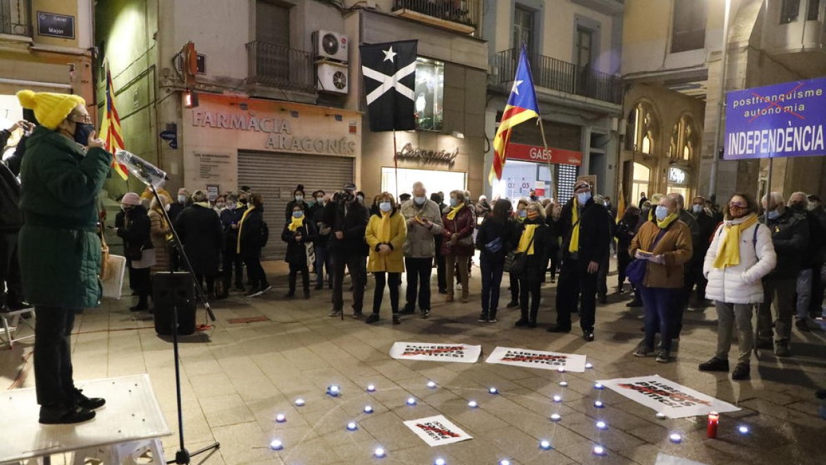 La movilización acabó con una concentración y la 135 “cantada” en la plaza Paeria.