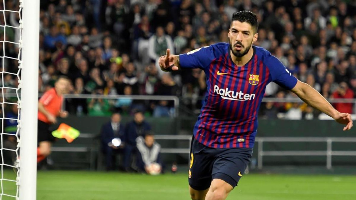 Luis Suárez celebra el gol que va marcar diumenge passat davant del Betis.