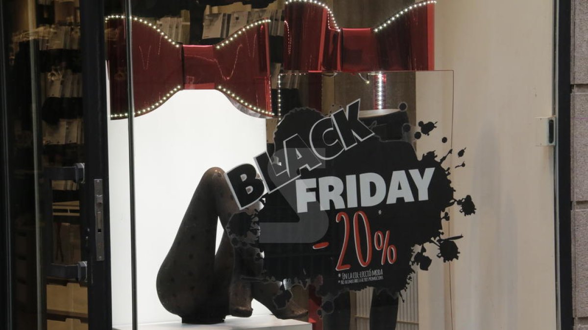 El comercio y la logística crearán 240 puestos de trabajo en Lleida por el 'Black Friday'