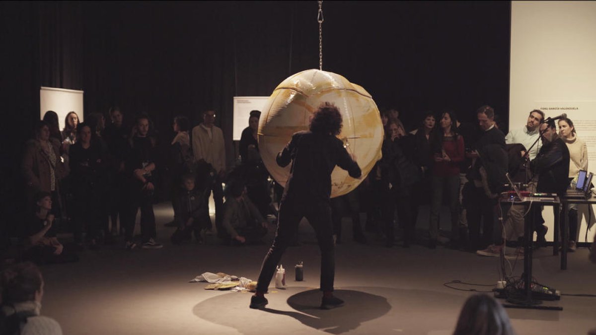 ‘Performance’ del lleidatà Albert Barqué-Duran al Mobile Congress