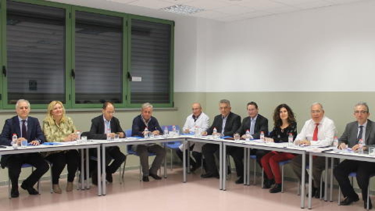 Imatge d’arxiu d’una reunió del consell social.