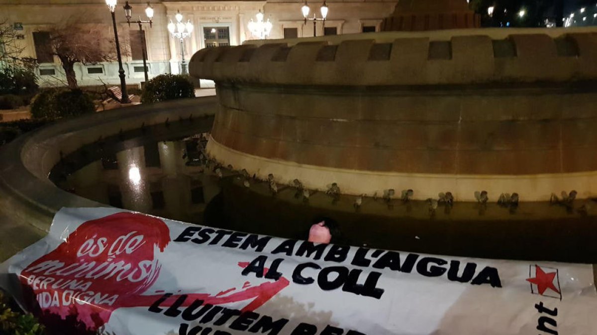 Imagen de la acción en la plaza de la Pau de Lleida.
