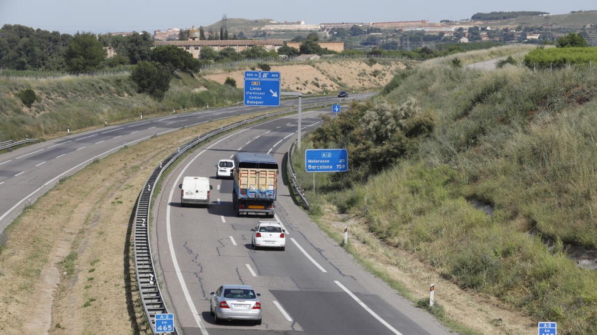 Imagen del tramo de la autovía A-2 donde empezará la reforma del firme el 1 de junio.