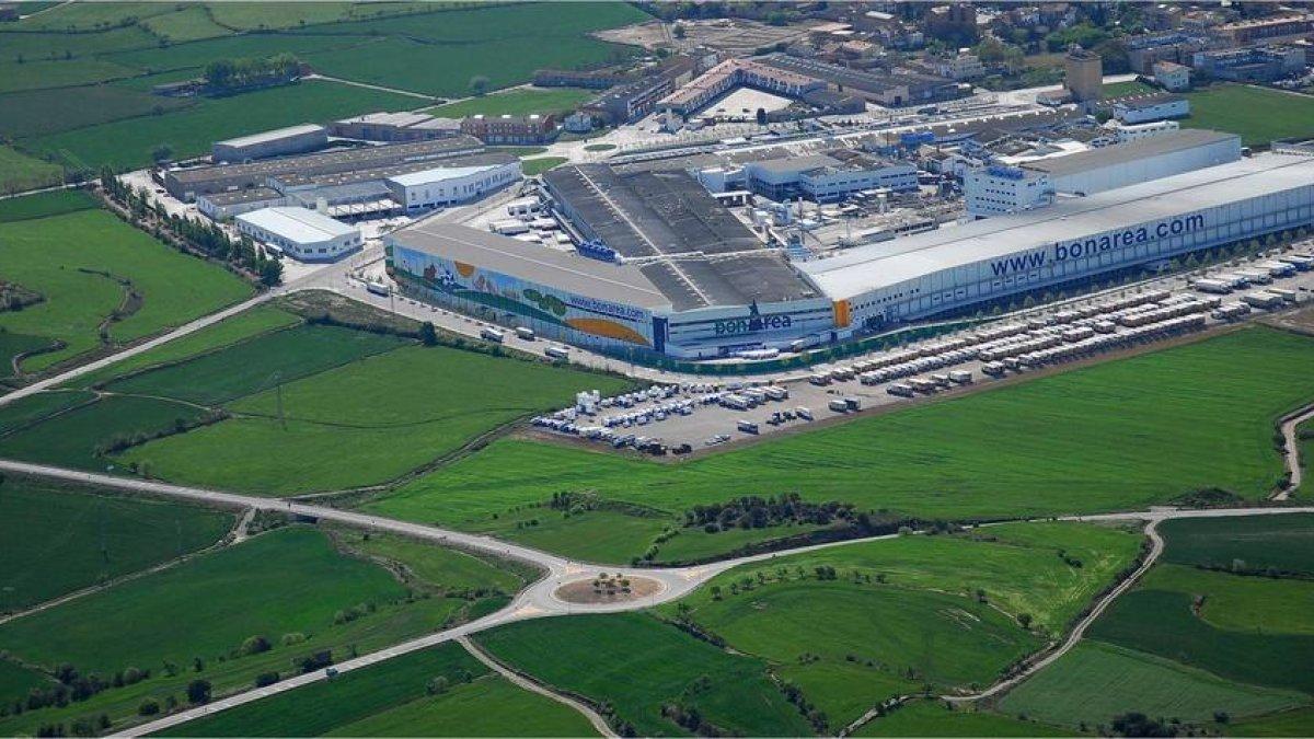 Imagen aérea de parte del complejo cárnico La Closa en Guissona.