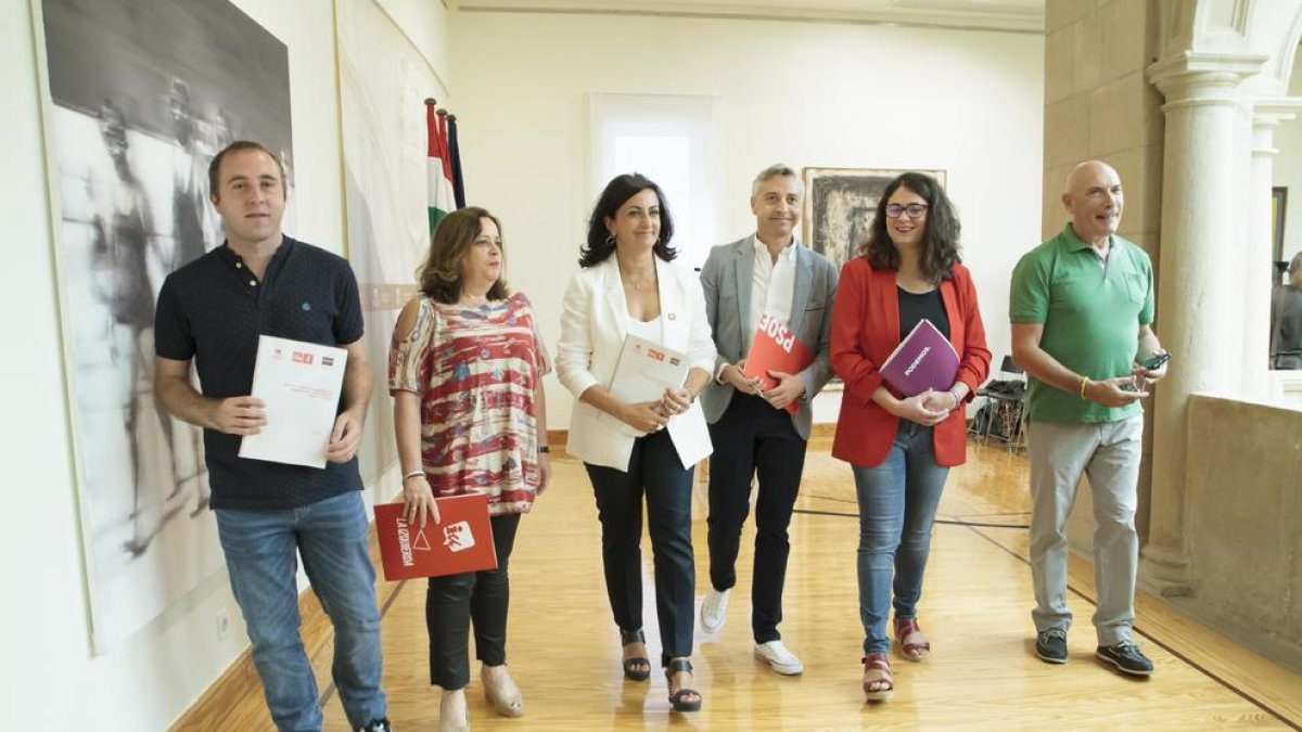 PSOE, Podem i IU van acordar ahir la investidura a la Rioja.
