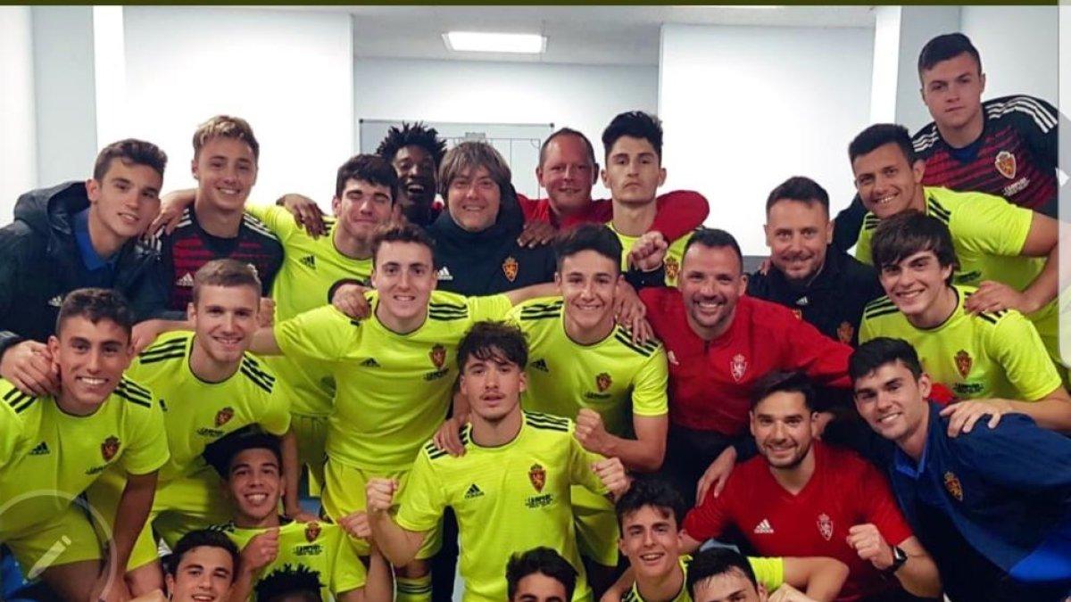 El leridano Andreu Torres, en el centro, con sus compañeros.