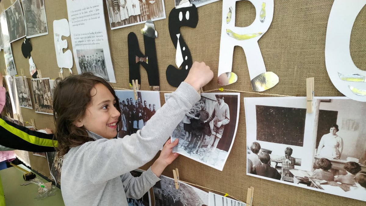 ‘Retratem-nos’ mostra 70 fotografies d’entre els anys 1900 i 1950.