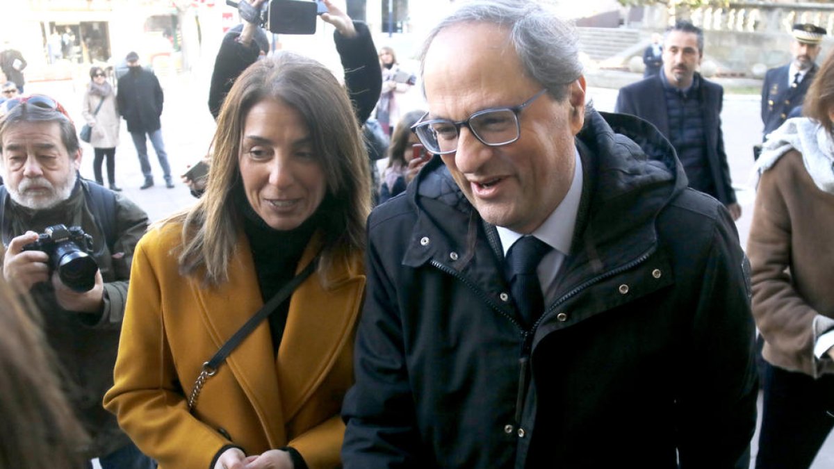 Meritxell Budó, junto a Quim Torra en un acto en enero.