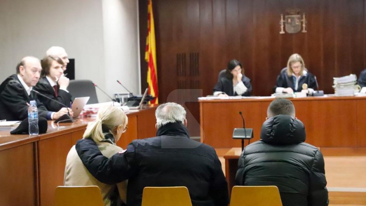 L'acusat de simular dos accidents per cobrar d'assegurances ho nega i diu que el seu sinistre li va 