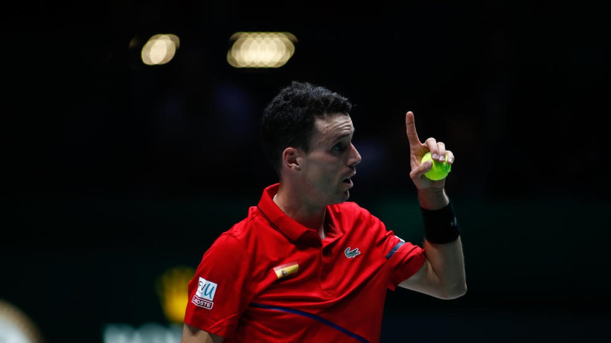 Roberto Bautista durante el partido contra Andrey Rublev.