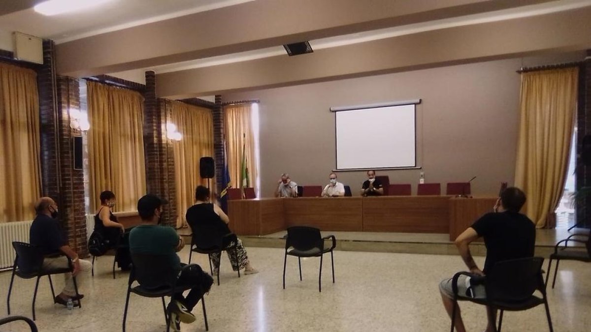 Rebutgen portar desenes de menors al col·legi a Alfarràs per por de la Covid