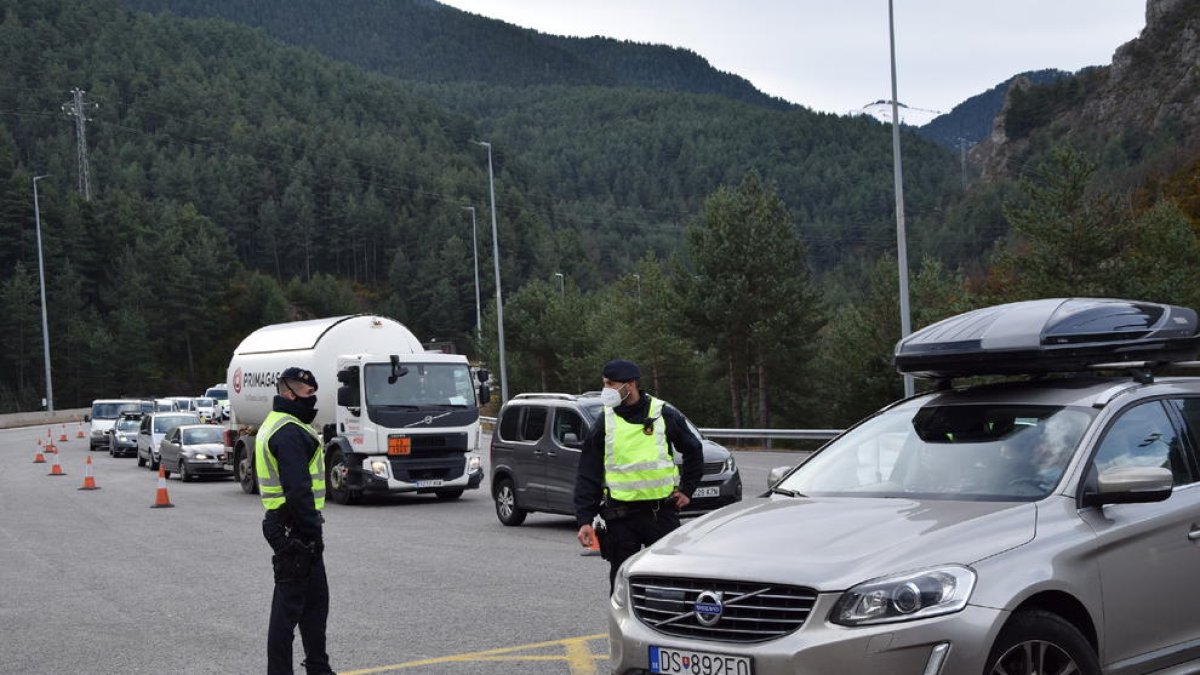 Los Mossos montaron un dispositivo de control en la C-16 (Cadí) y en la N-260 en Martinet.