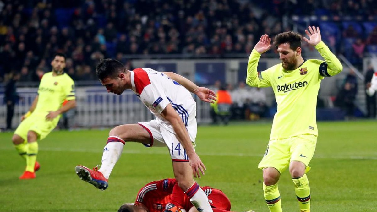 Leo Messi ho va intentar de totes les maneres però va ser incapaç de batre el porter lusità Lopes.