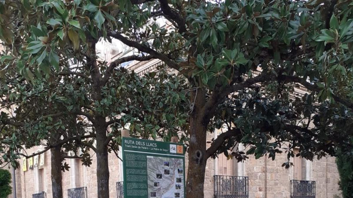 Cartel sobre la ruta en bicicleta.