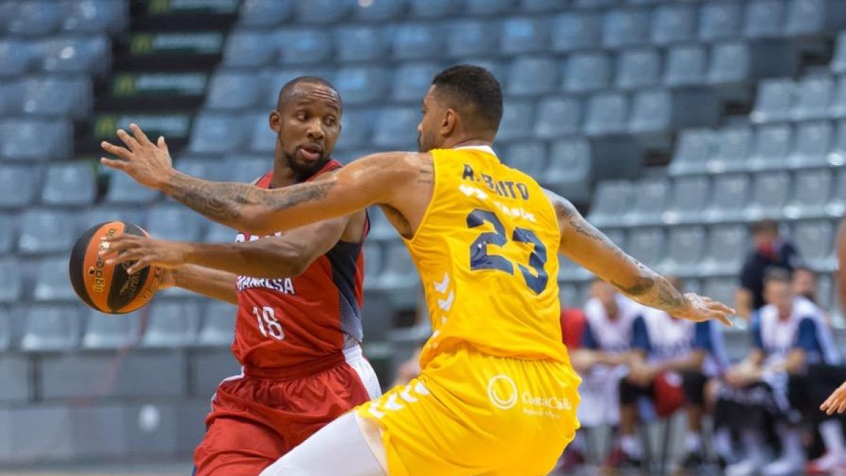 Manresa y UCAM Murcia ofrecieron el primer duelo de la pretemporada en el Barris Nord.