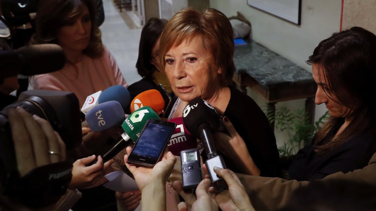 Celia Villalobos deja la política activa