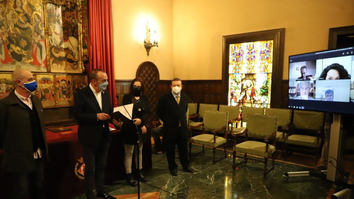 La firma dels convenis va ser en part telemàtica.