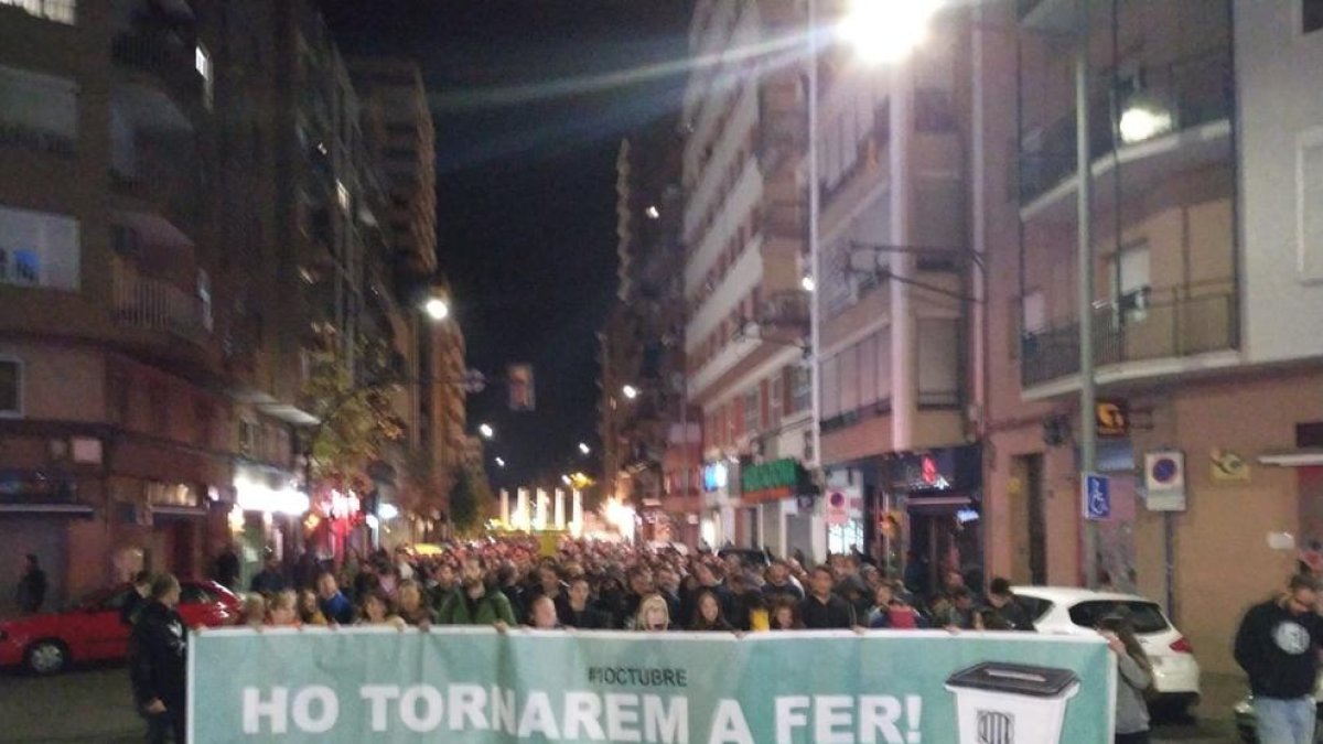 Vídeo. Manifestació des de la comissaria fins a la subdelegació