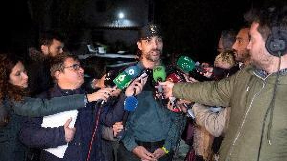 Executen una microvoladura en topar amb roca a la galeria per buscar Julen