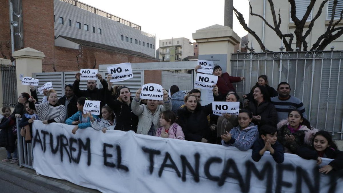 Imatge d’arxiu d’una protesta contra el tancament del col·legi.