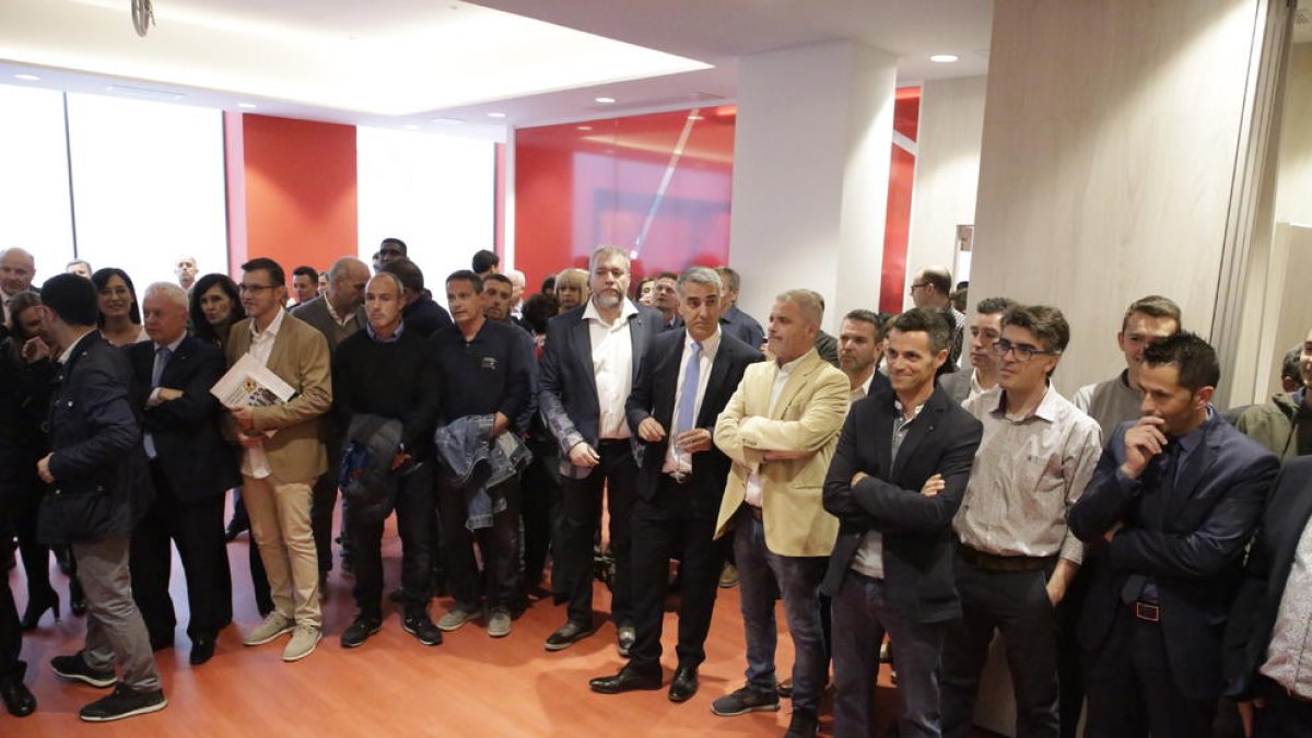 Representants dels clubs i patrocinadors es van citar en la inauguració.