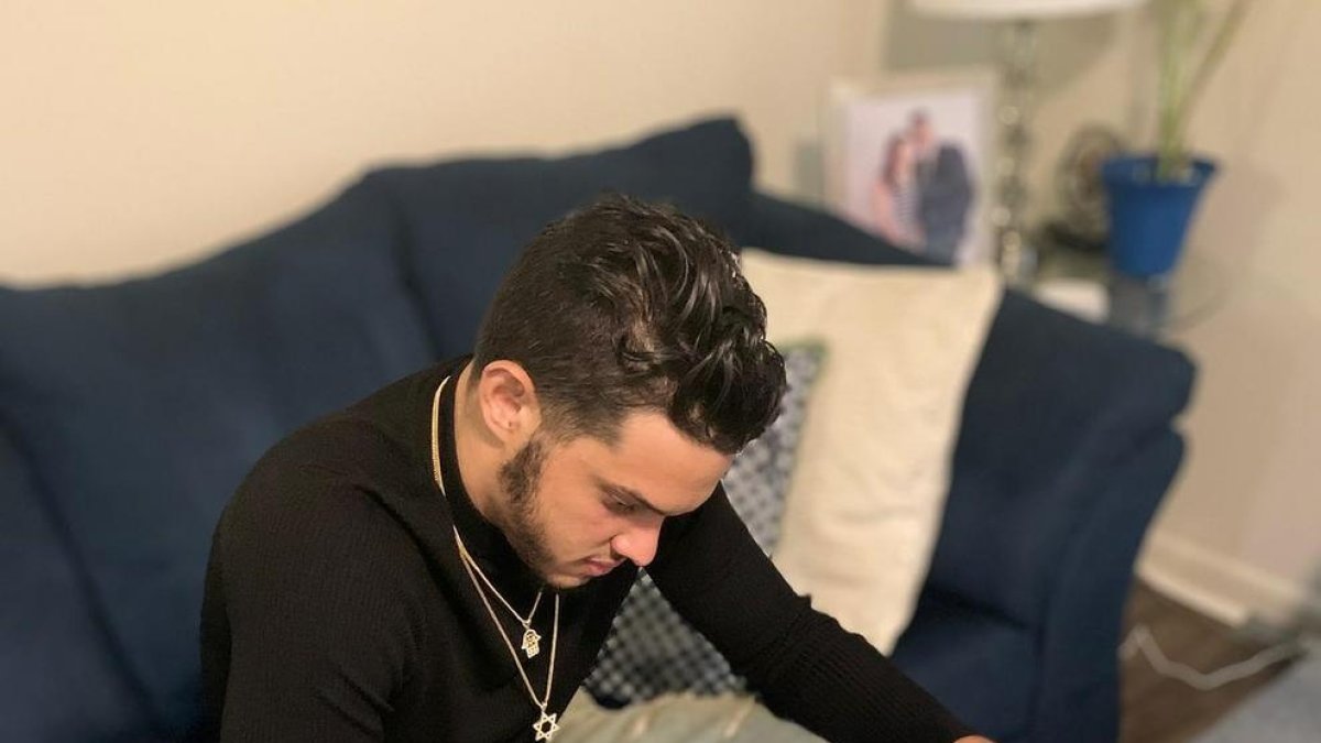 Eddy Polanco firma el contrato de su renovació con el Força Lleida.