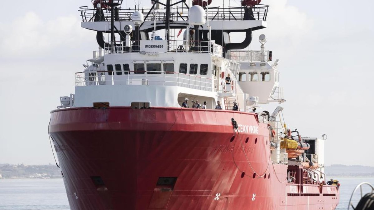 El ‘Ocean Viking’ busca refugio en Sicilia con 162 inmigrantes a bordo