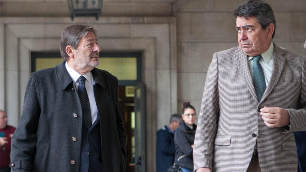 Francisco Javier Guerrero (esq.), un dels condemnats pel cas dels ERO.