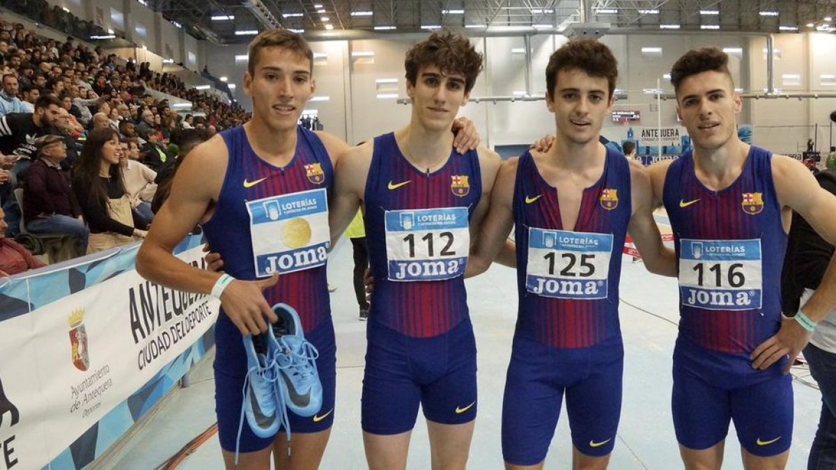 Bernat Erta, segon per l’esquerra, i Aleix Porras, al costat, tercer, després de la prova de l’Estatal.