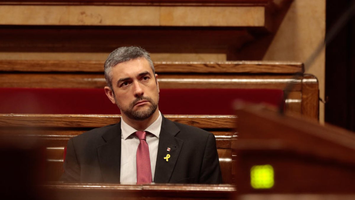 El conseller de Acción Exterior, Bernat Solé, en el Parlament.