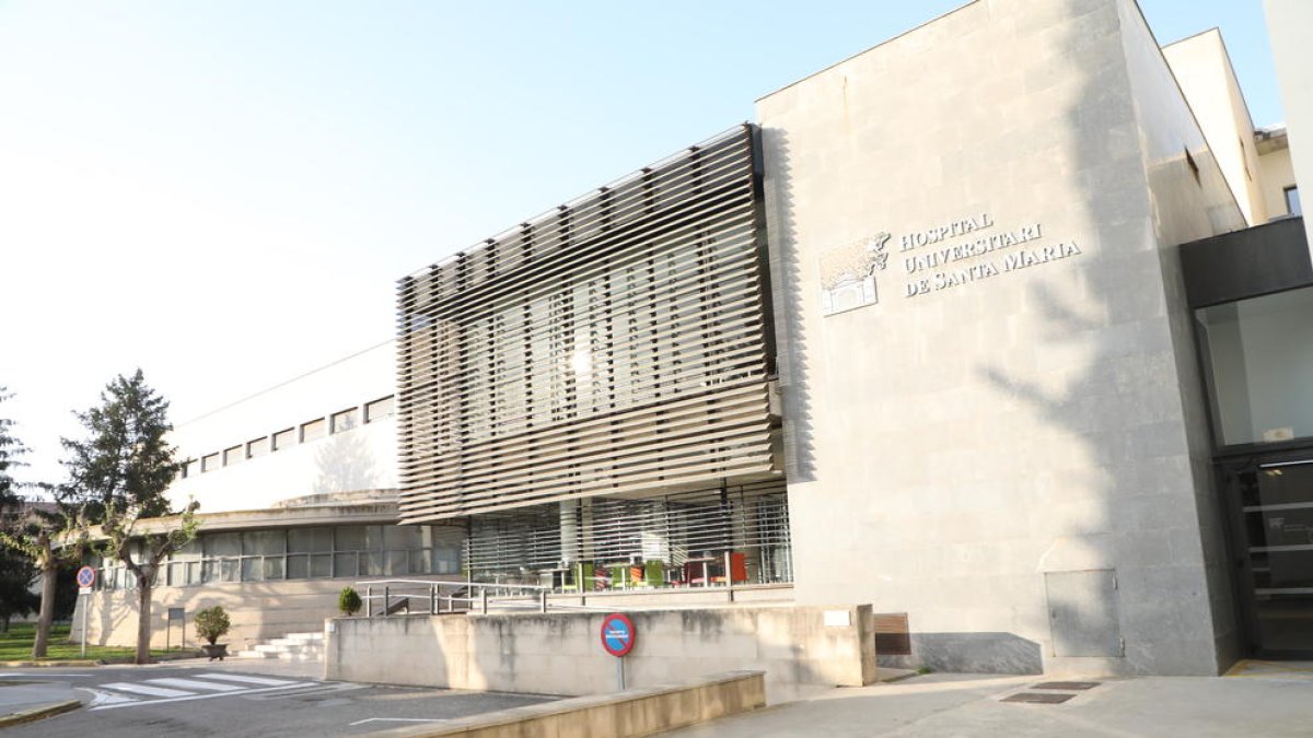 Imatge de l’exterior de l’edifici de l’hospital Santa Maria.