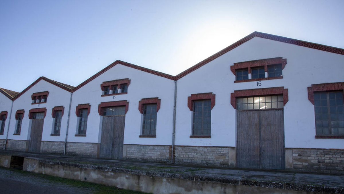 Las naves de Cal Trepat donde se llevará a cabo la renovación de los tejados.