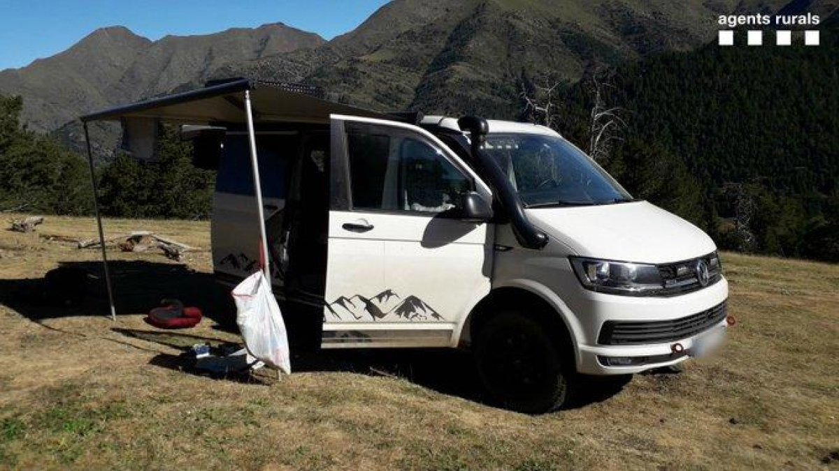 Una de las furgonetas que cometió la infracción.