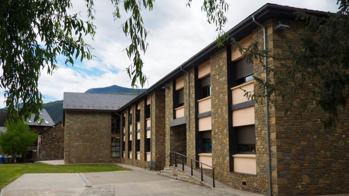 Imagen del colegio público de Esterri d’Àneu.