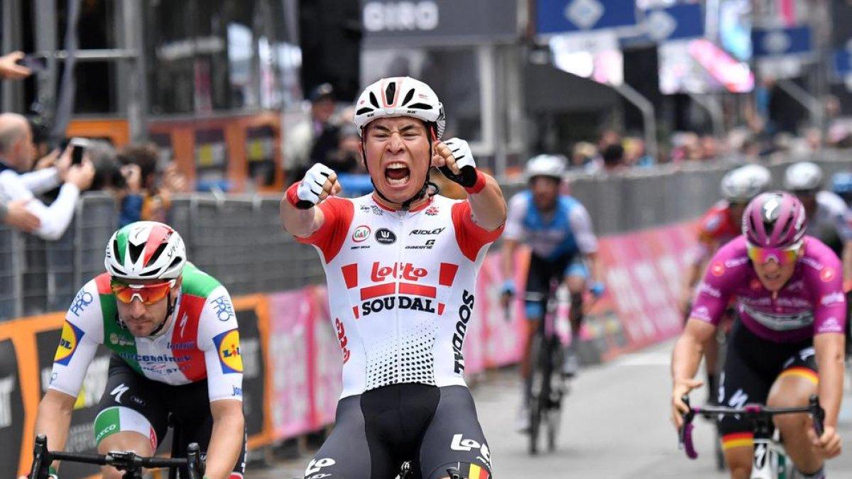 L’australià Caleb Ewan va tornar a aixecar, dos anys després, els braços en senyal de victòria al Giro.