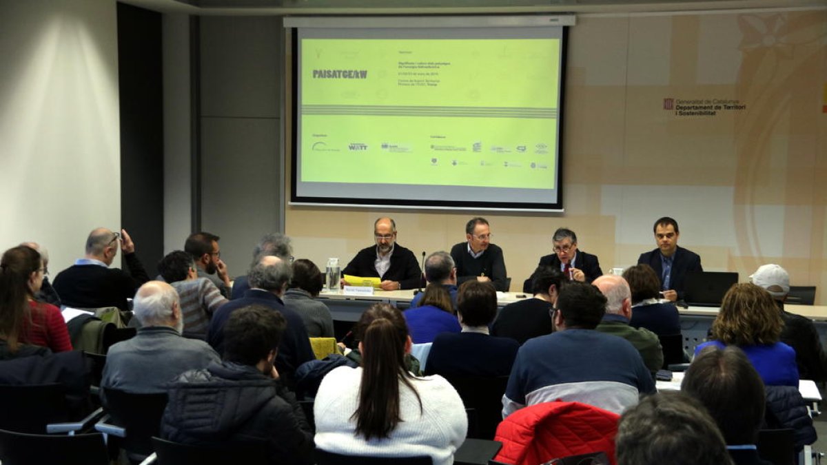 Una de las conferencias del seminario que se celebra en Tremp.