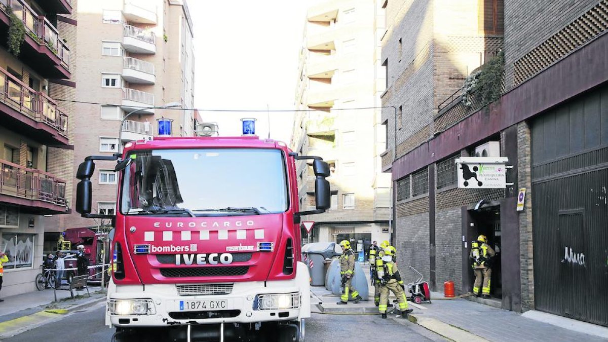 Els Bombers van ventilar el local.