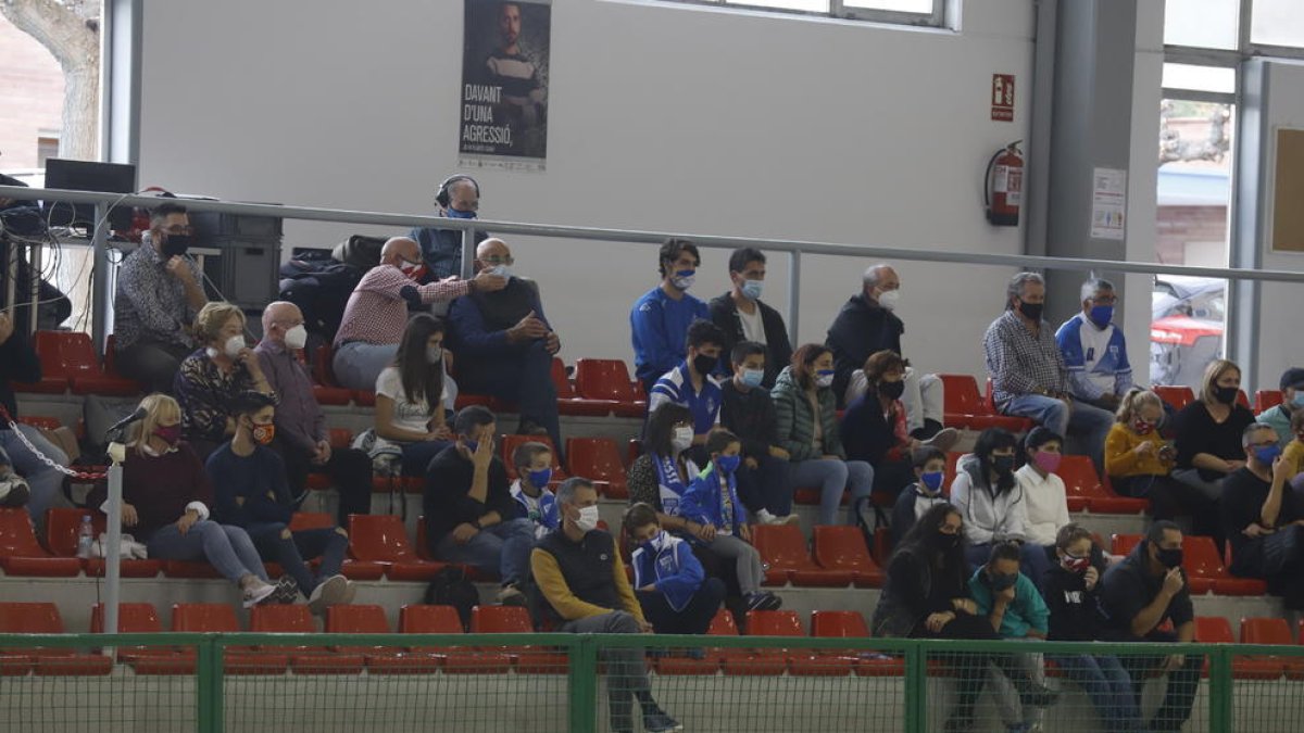 Sergi Folguera tuvo una gran ocasión en la primera parte pero se topó con el meta Camps.