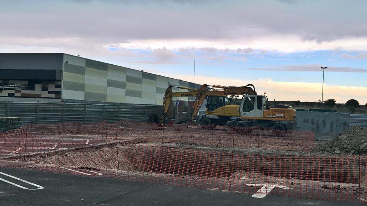 Las máquinas perforando el terreno.