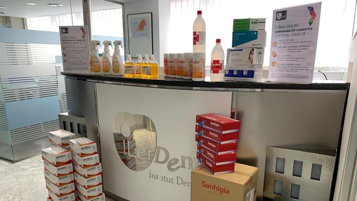 Dentistes, fisioterapeutes i podòlegs tanquen consultes