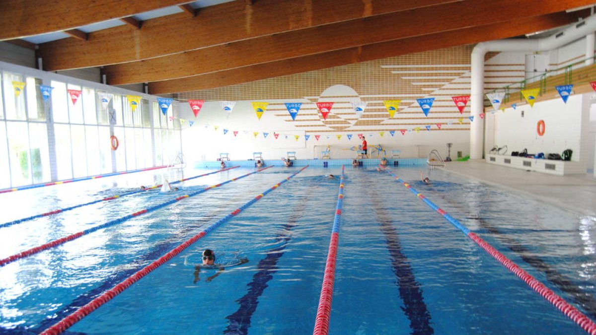 La piscina cubierta ya atiende a usuarios con cita previa.